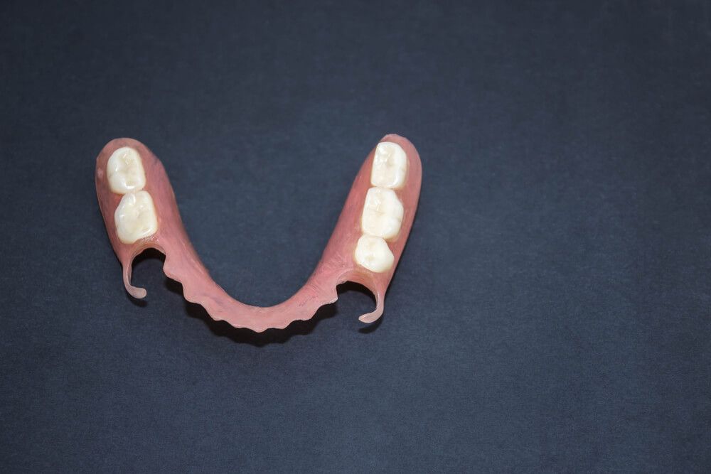 Removable denture flexible