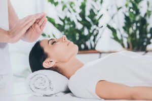 Reiki For Anxiety: How To Use Reiki To Calm Your Mind