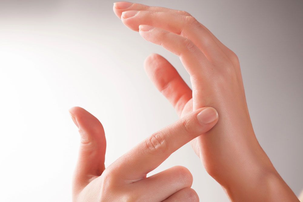 EFT Tapping Vs. EMDR: What's The Difference?