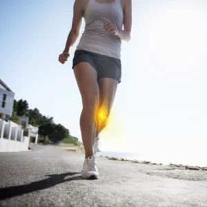 Woman running with knee pain