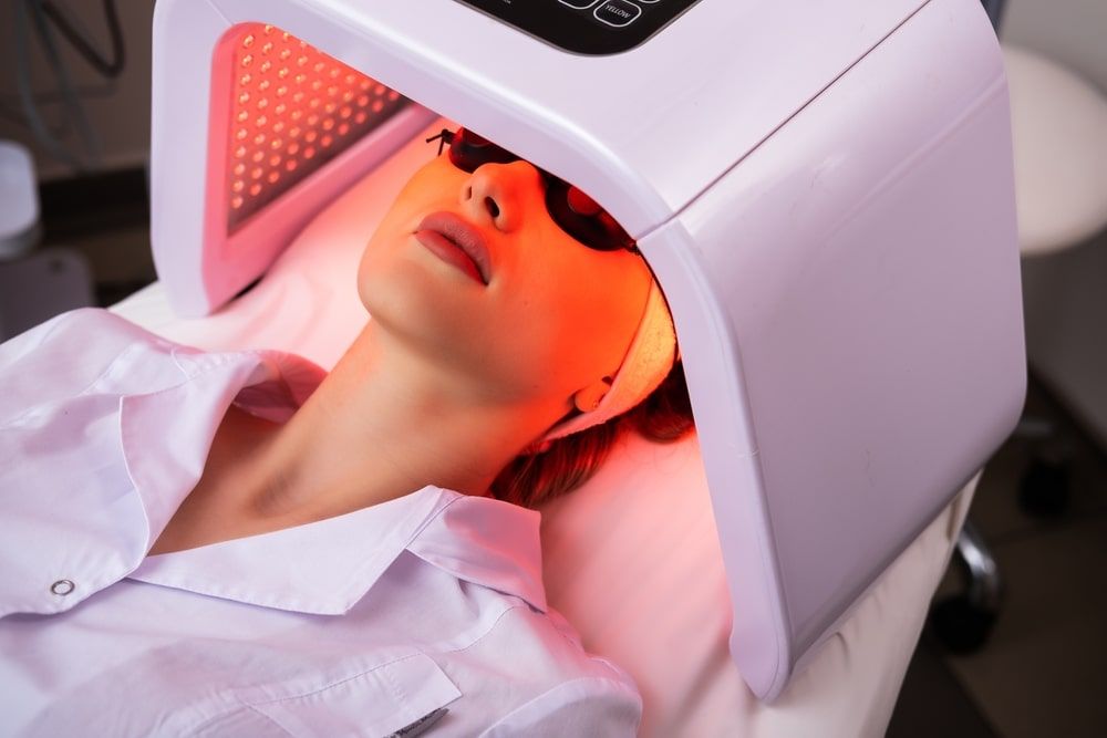 Express facial treatment with led therapy.