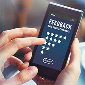Customer giving feedback online