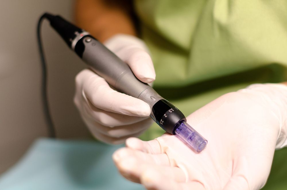 Micro,Needling,Mesotherapy,Device,For,Skin,Rejuvenation,Vampire,Facial,Blood