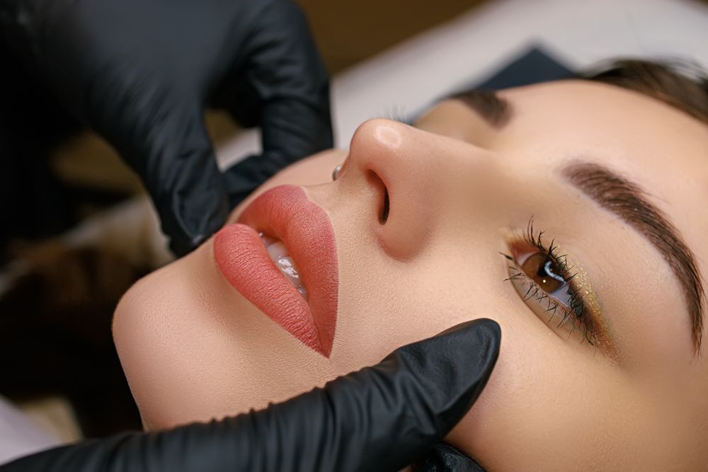 Finished,Work,On,Permanent,Lip,Makeup,For,A,Model,,Lips